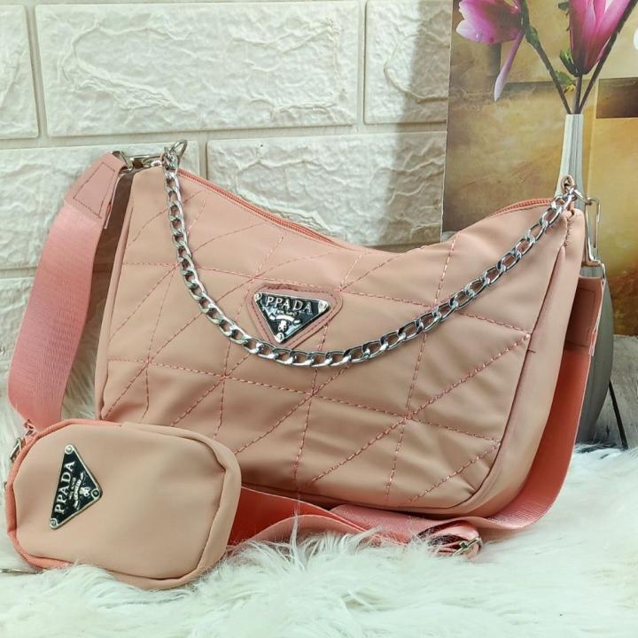 شنطة كروس برادا ٢ حاجز وتربرف تطريز