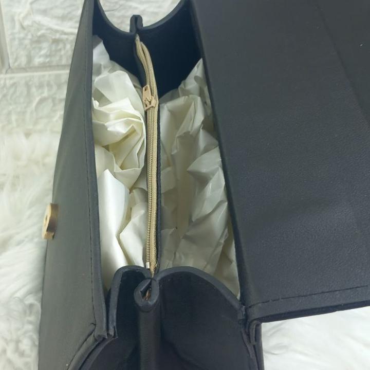 شنطة كروس تطريز شانل